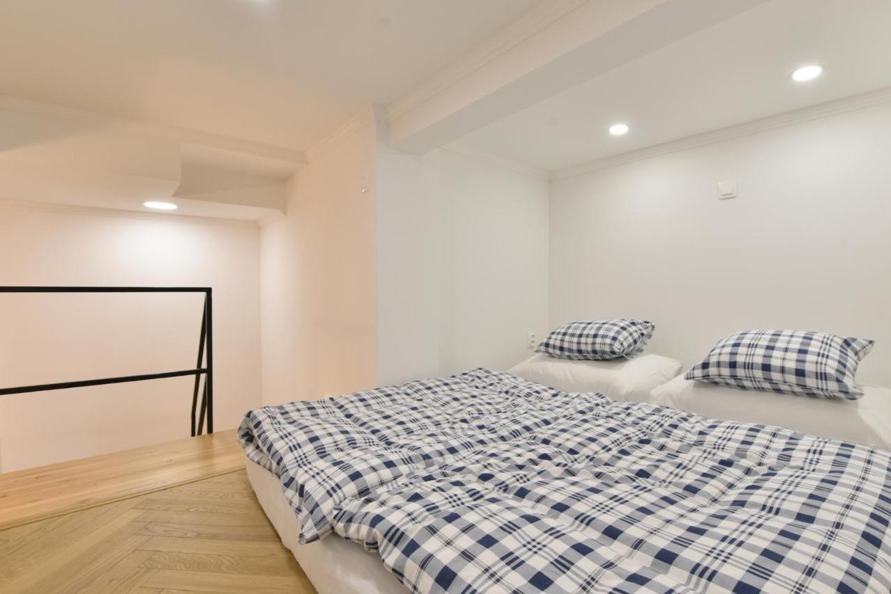 Trenčín Apartman S Balkonom מראה חיצוני תמונה